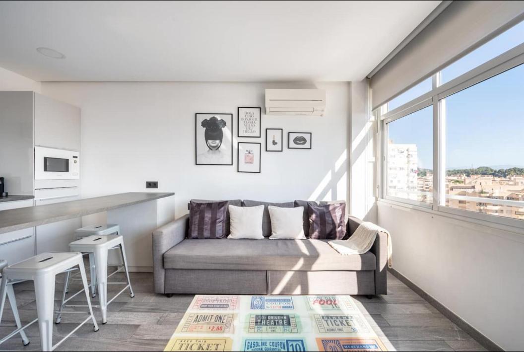 טורמולינוס The Black&White Apartment מראה חיצוני תמונה